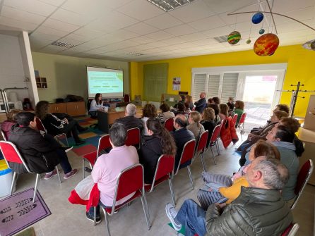 El 80% de pacientes y cuidadores recibió su primera formación sobre su enfermedad y autocuidado gracias al programa de ‘Escuelas Rurales de Salud Mental’ en la farmacia