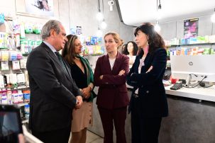 Los Ministerios de Sanidad y de Igualdad presentan junto al Consejo General de Farmacéuticos un nuevo protocolo de acción para consolidar a las farmacias comunitarias como aliadas frente a la violencia contra las mujeres
