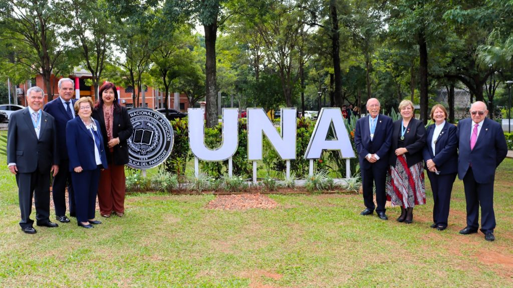 Jesús Aguilar expone en Paraguay la fortaleza asistencial y social del modelo regulado de farmacia en España para impulsar los Objetivos de Desarrollo Sostenible de la ONU