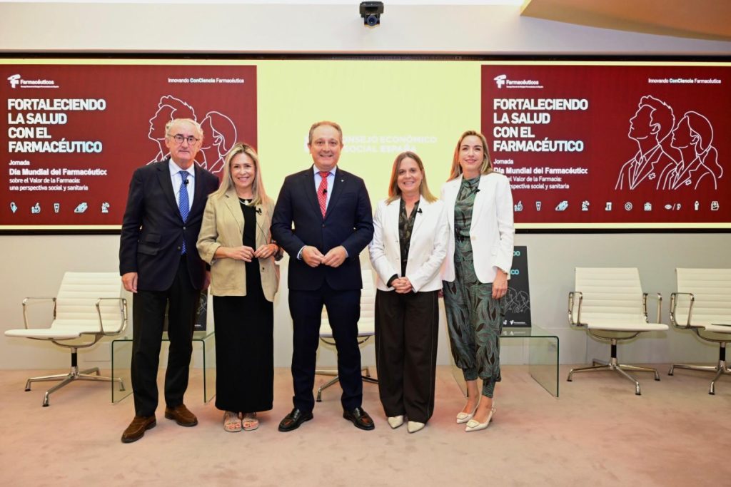 Los ponentes de la mesa "La Farmacia vista por los agentes del sector sanitario"