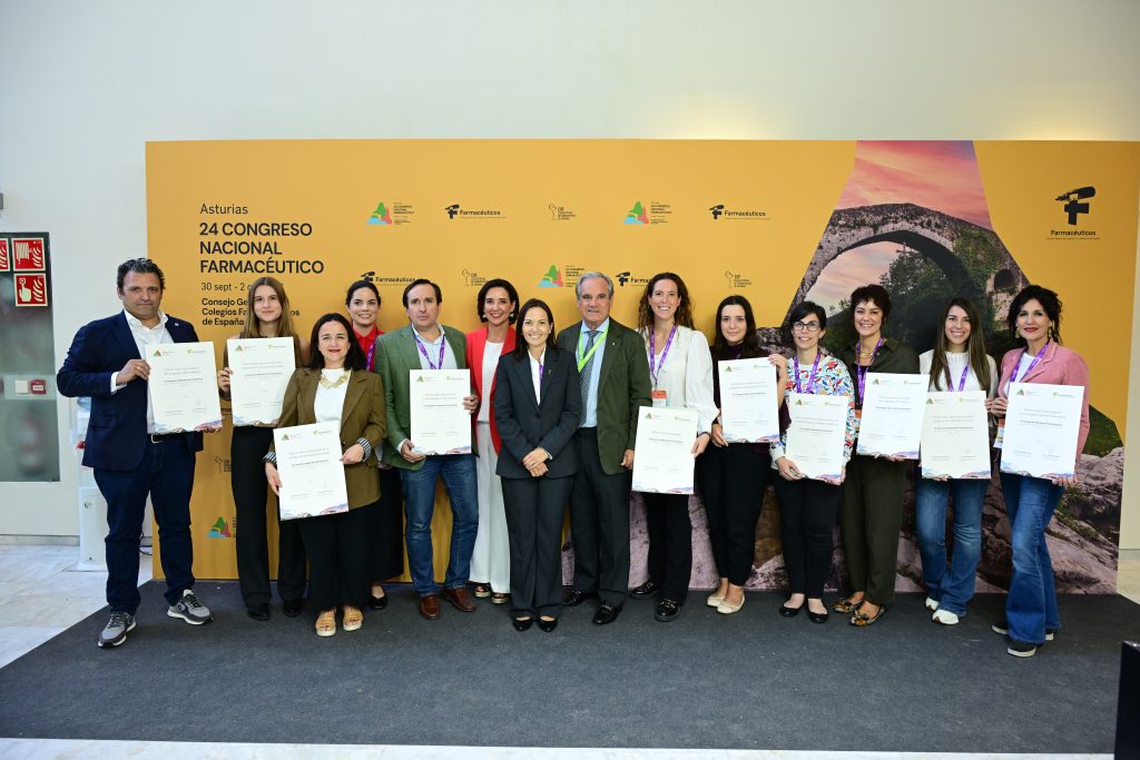 Ganadores de los premios a las mejores comunicaciones científicas del 24 Congreso Nacional Farmacéutico.