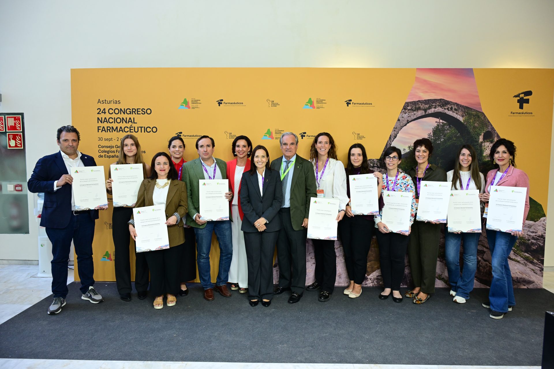 Ganadores de los premios a las mejores comunicaciones científicas del 24 Congreso Nacional Farmacéutico.