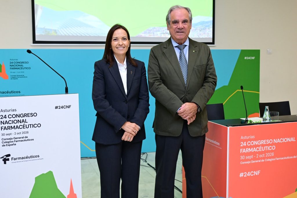 Teresa Méndez y Jesús Aguilar, en la rueda de prensa del 24 Congreso Nacional Farmacéuticos.
